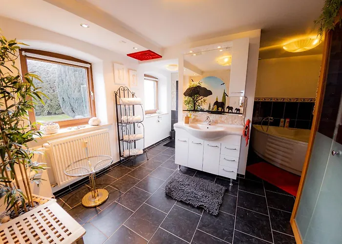 Yello Homes - Gemuetliche Und Luxurioese Wohnung - Mit Sauna, Garten, Und Heimkino Fuer 6 Personen