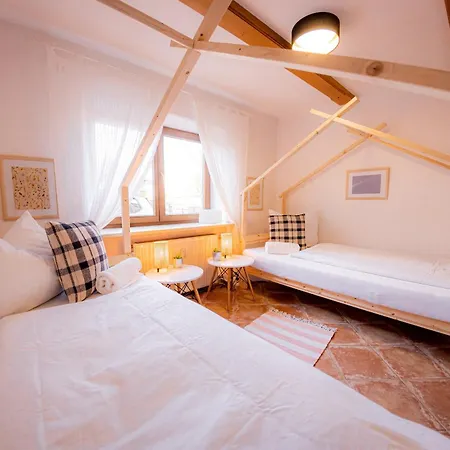 Yello Homes - Gemuetliche Und Luxurioese Wohnung - Mit Sauna, Garten, Und Heimkino Fuer 6 Personen Anger Exterior photo