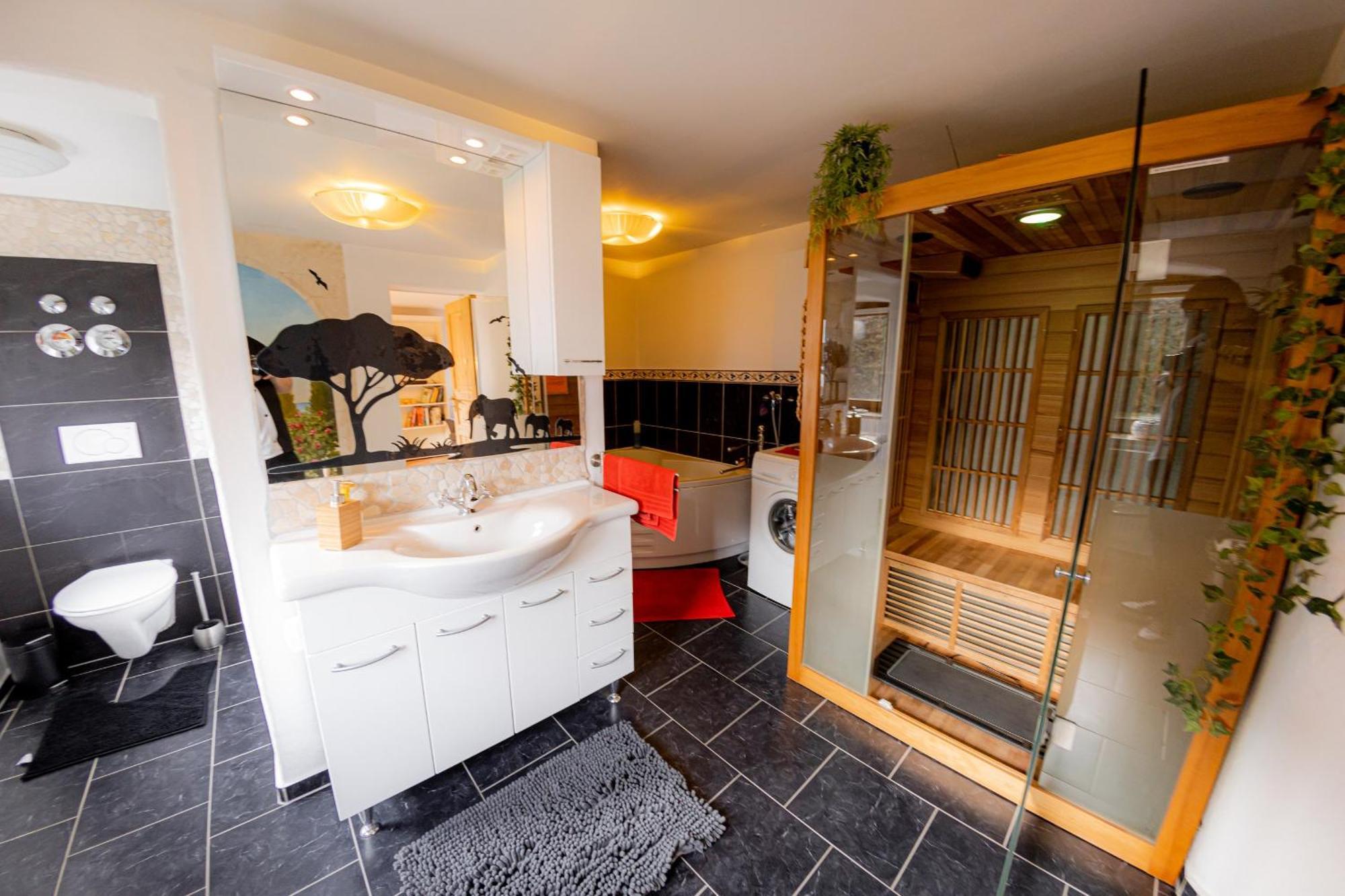 Yello Homes - Gemuetliche Und Luxurioese - Mit Sauna, Garten, Und Heimkino Fuer 6 Personen * Anger